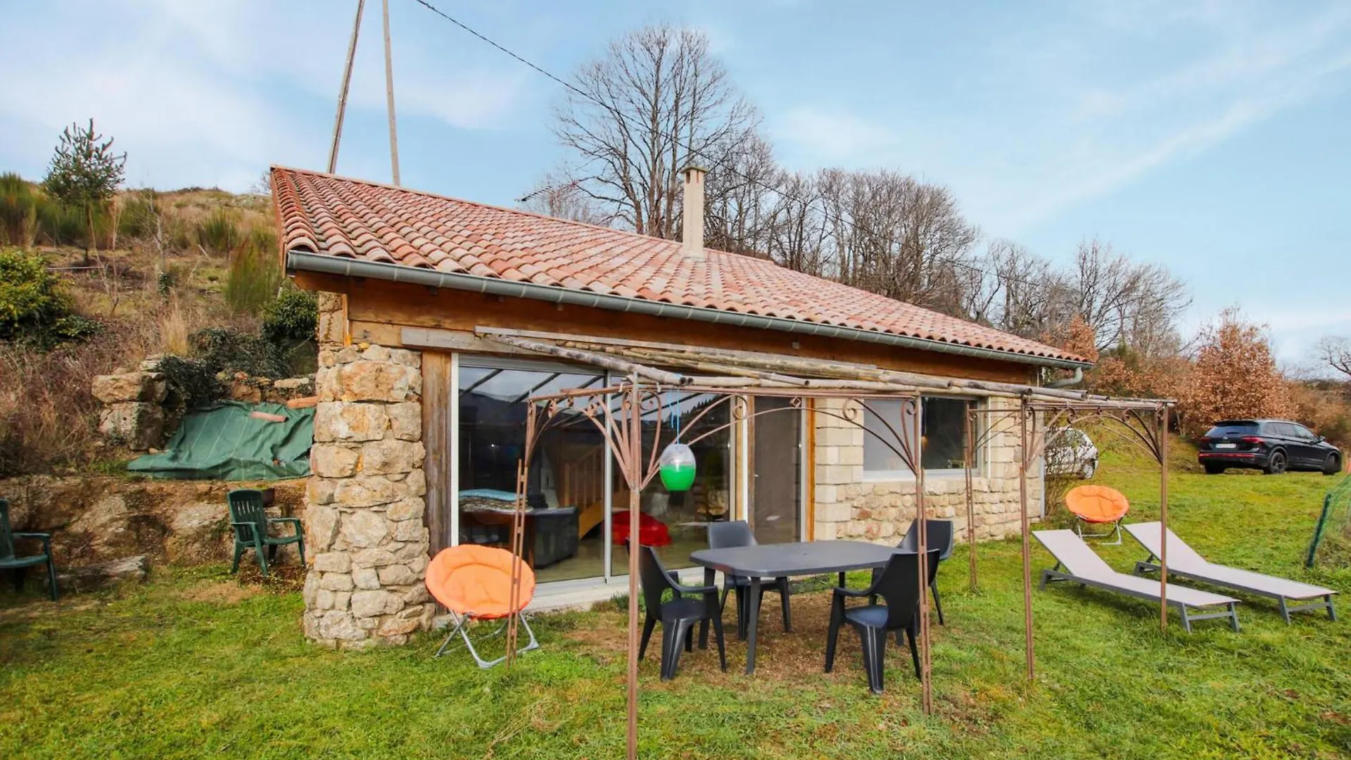2 Bedroom Pet Friendly Home In Saint Barthelemy-Le-Me